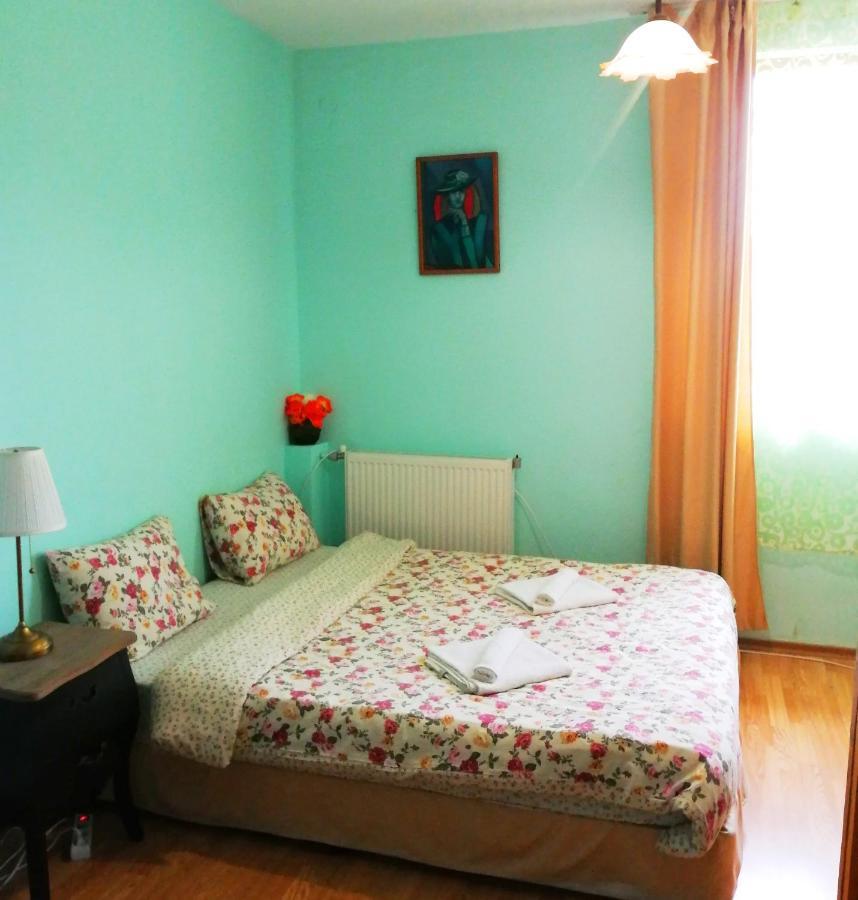 Guest House Misha Petrevene Екстер'єр фото