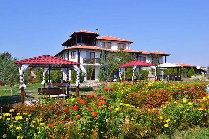 Guest House Misha Petrevene Екстер'єр фото