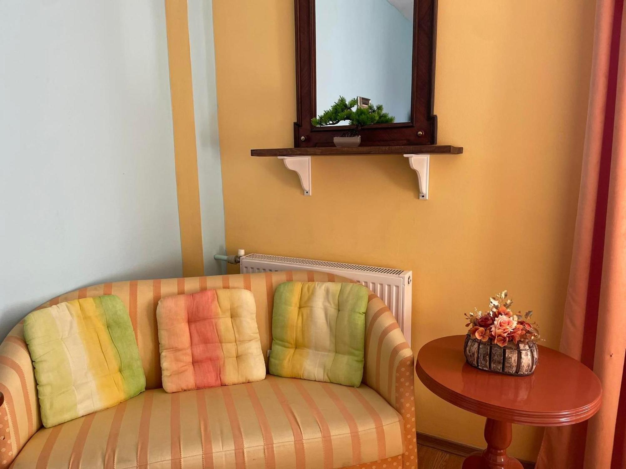 Guest House Misha Petrevene Екстер'єр фото