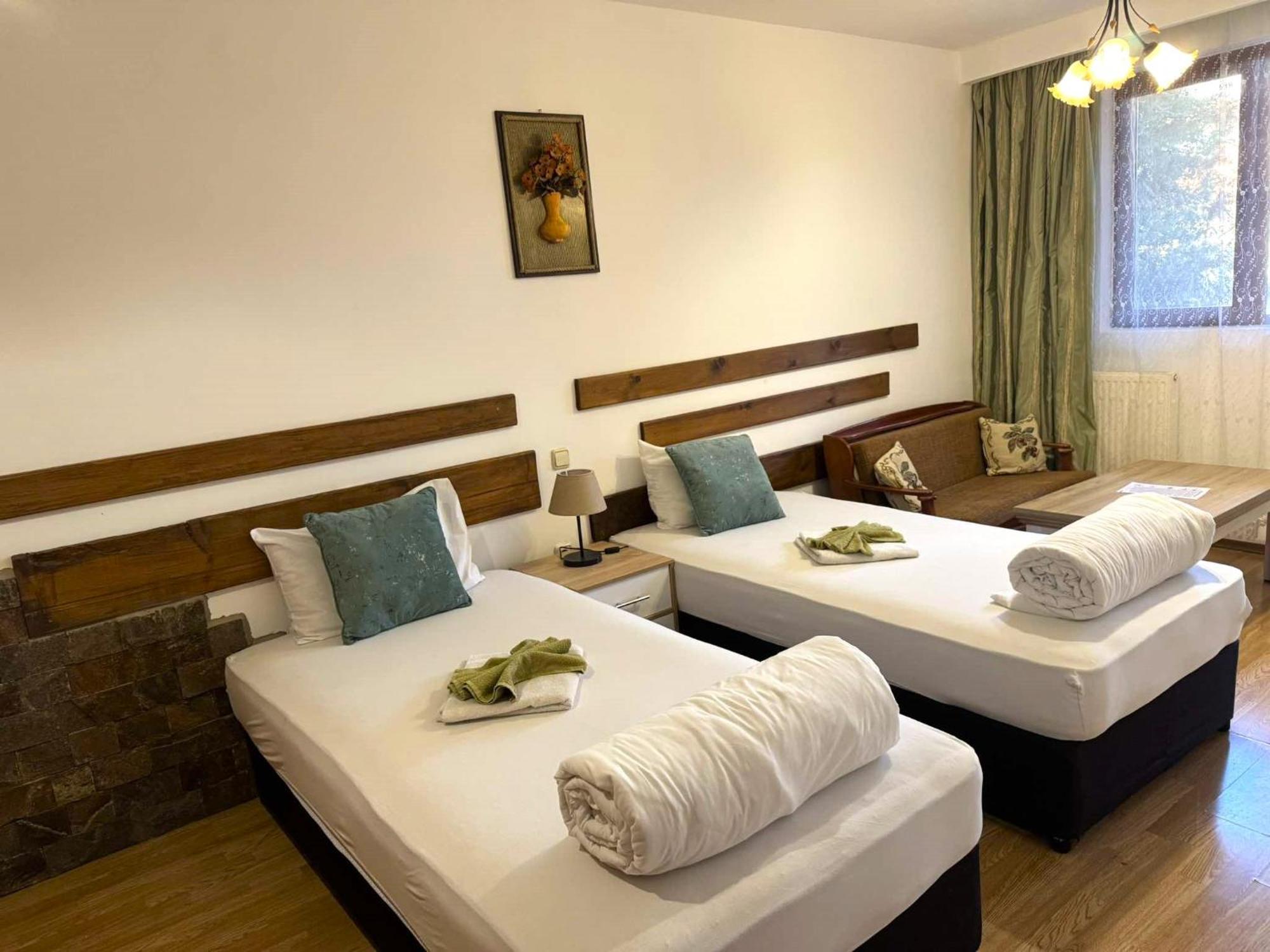 Guest House Misha Petrevene Екстер'єр фото