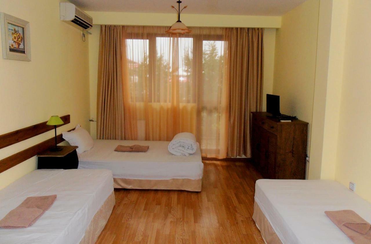 Guest House Misha Petrevene Екстер'єр фото