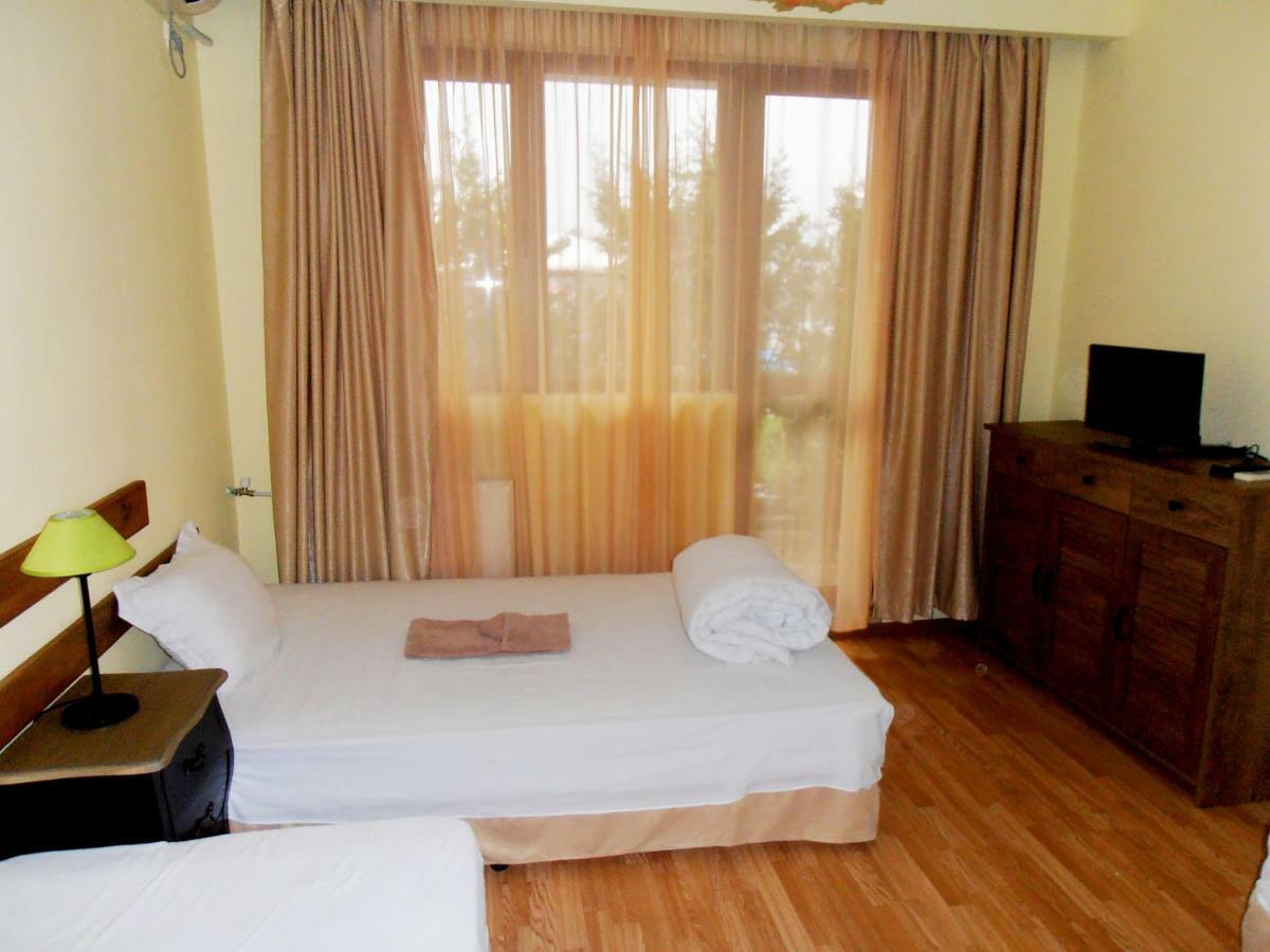 Guest House Misha Petrevene Екстер'єр фото