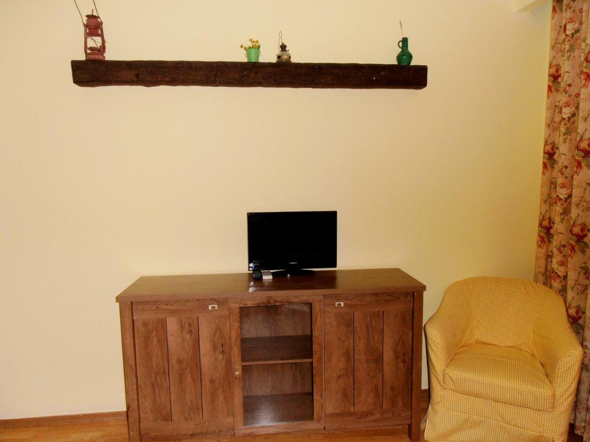 Guest House Misha Petrevene Екстер'єр фото