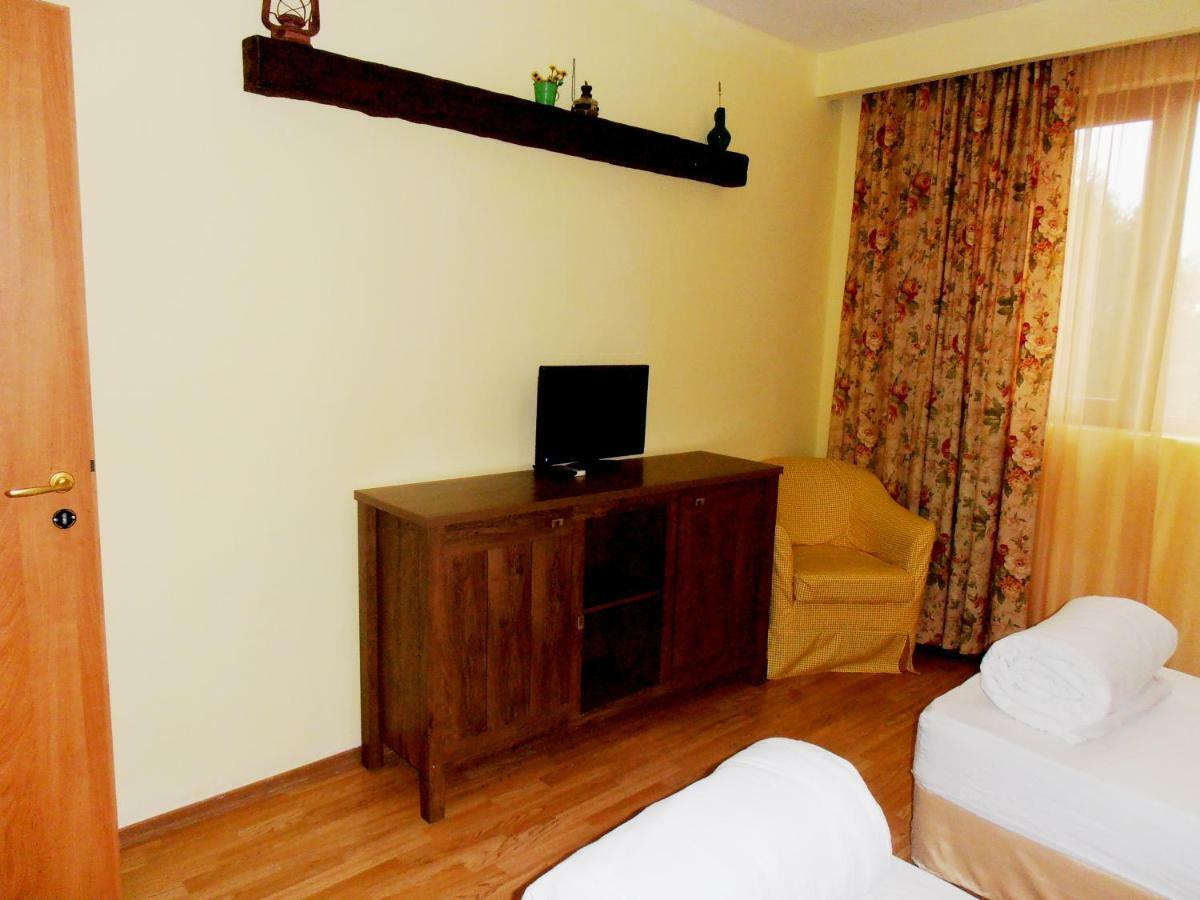 Guest House Misha Petrevene Екстер'єр фото
