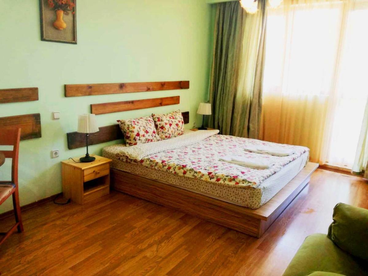 Guest House Misha Petrevene Екстер'єр фото