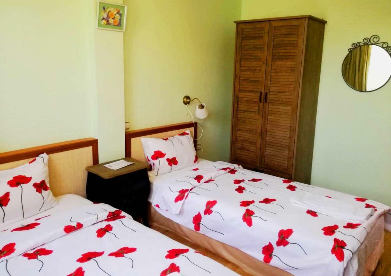 Guest House Misha Petrevene Екстер'єр фото